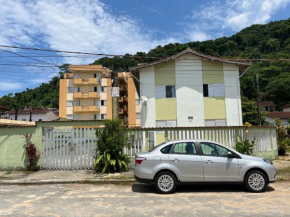 Apartamento para até 10 pessoas e 2 vagas de garagem a 4 quarteirões da Praia Grande - Ubatuba-SP